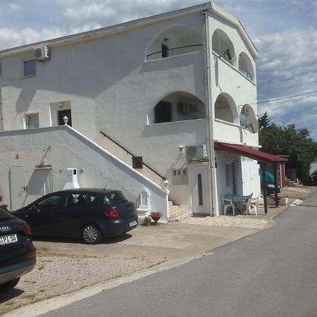 Apartments Marecic Karlobag Extérieur photo